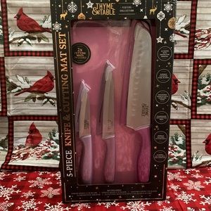 Five piece, knife and cutting mat set.